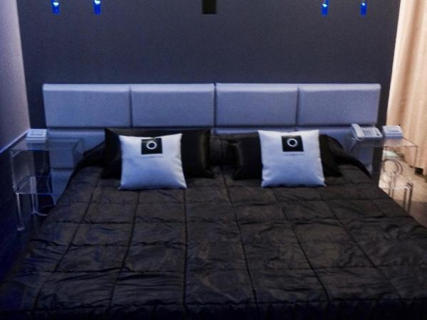 Le Camp Suite & Spa : photo 9 de la chambre suite junior avec douche accessible en fauteuil roulant - adaptée aux personnes à mobilité réduite