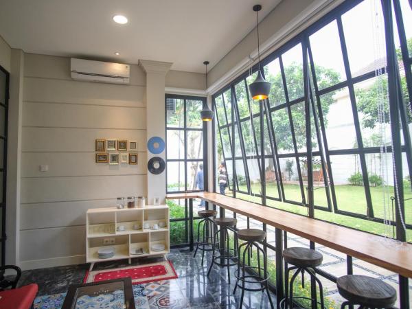 Rumah Kertajaya : photo 7 de la chambre suite - vue sur piscine 