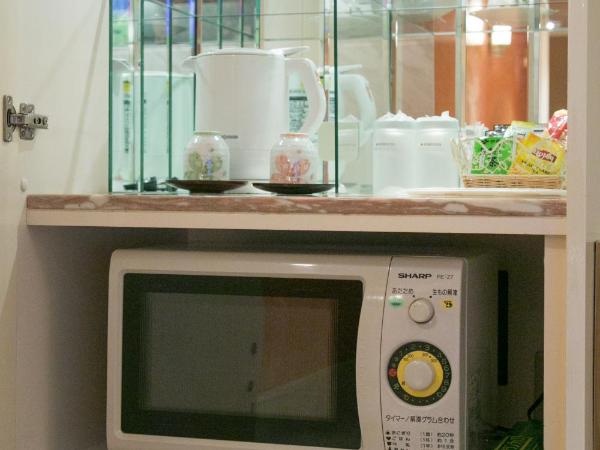 HOTEL PERRIER (Adult Only) : photo 3 de la chambre chambre lit queen-size deluxe