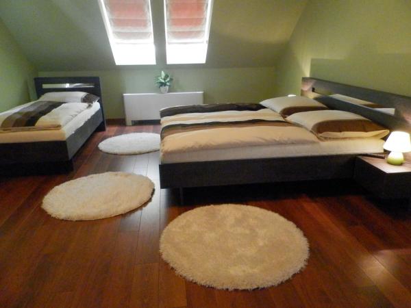 Nagyrét Panzió Eger : photo 4 de la chambre chambre triple avec salle de bains privative