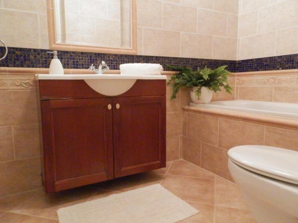 Nagyrét Panzió Eger : photo 4 de la chambre chambre quadruple avec salle de bains