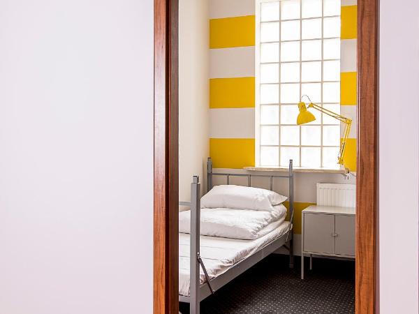 Inbed Hostel : photo 4 de la chambre petite chambre simple