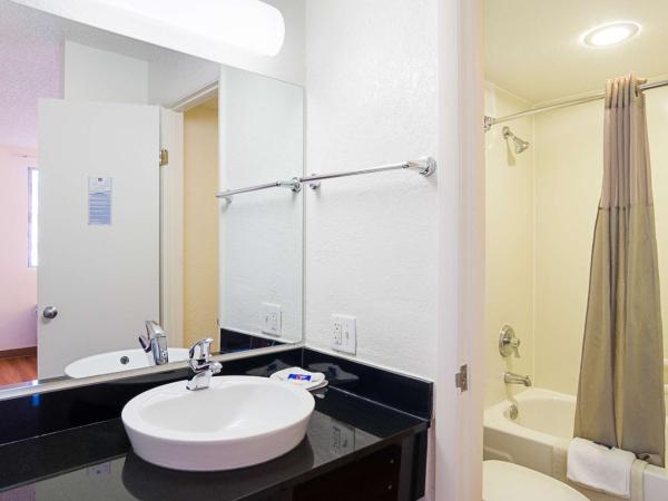 Motel 6- Denver, CO Downtown : photo 2 de la chambre chambre lit queen-size