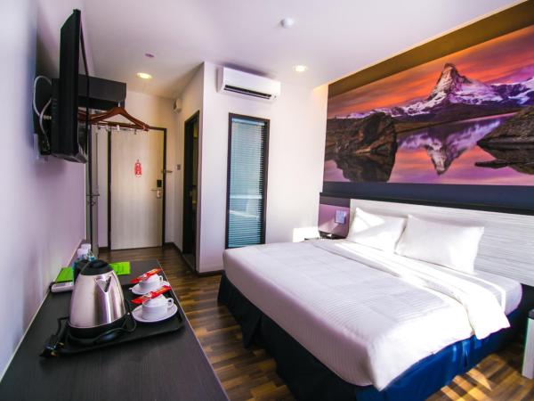 INDRA HOTEL - BOUTIQUE SUITES : photo 6 de la chambre chambre lit king-size deluxe