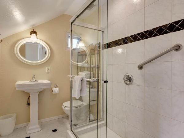 Hillcrest House Bed & Breakfast : photo 3 de la chambre chambre lit queen-size de luxe avec douche