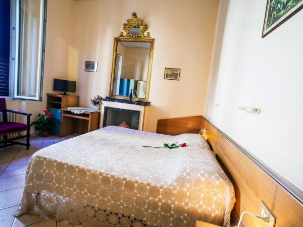 Hotel Villa Il Castagno : photo 7 de la chambre chambre double