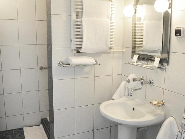 Hotel PZMot : photo 6 de la chambre studio lit king-size avec canapé-lit