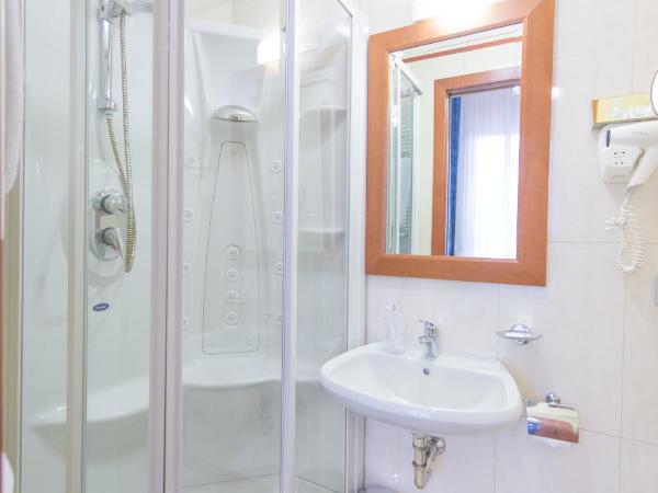 Diana Park Hotel : photo 4 de la chambre chambre triple basique