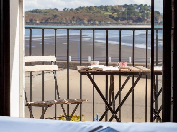 Hotel du port : photo 1 de la chambre chambre double avec balcon - vue sur mer