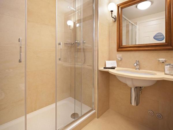 Hotel Reine Victoria : photo 7 de la chambre chambre double supérieure