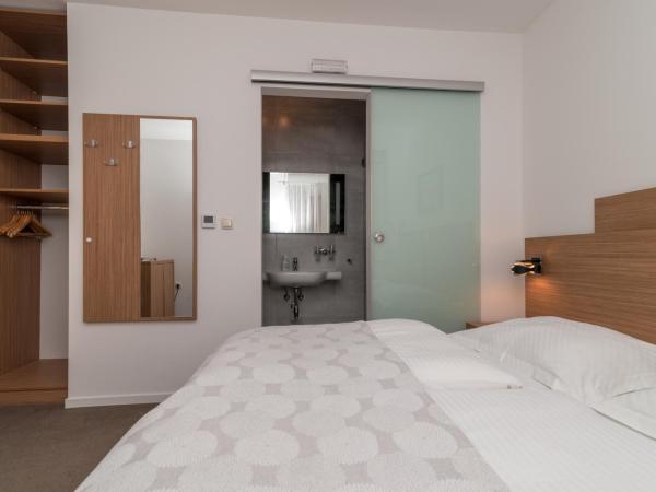 Villa Lučica Trogir : photo 5 de la chambre chambre double ou lits jumeaux avec terrasse
