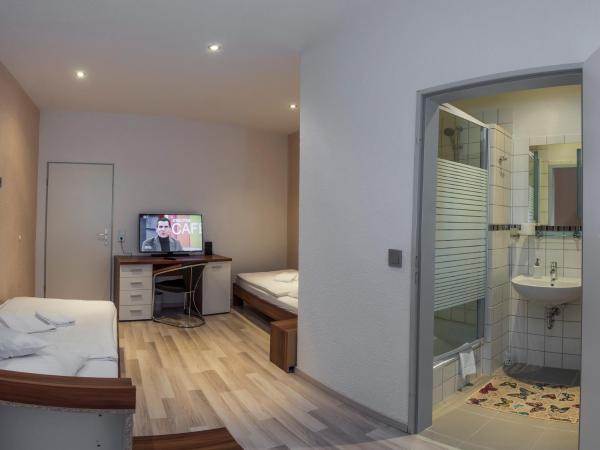 Pension Donau : photo 4 de la chambre chambre double Économique