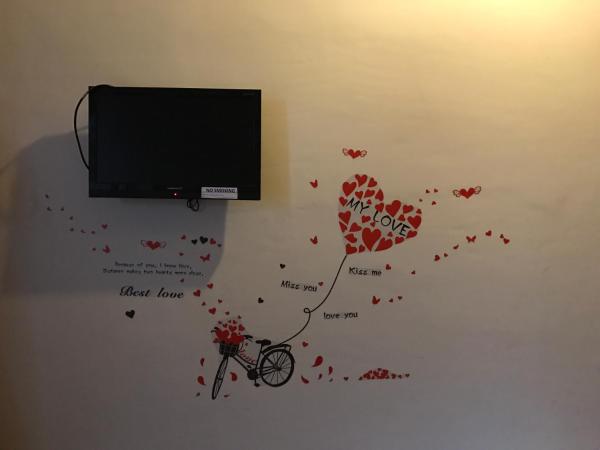 Hotel Pokhara View : photo 2 de la chambre chambre double deluxe avec balcon