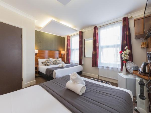 Chester Hotel : photo 2 de la chambre chambre quadruple avec salle de bains privative