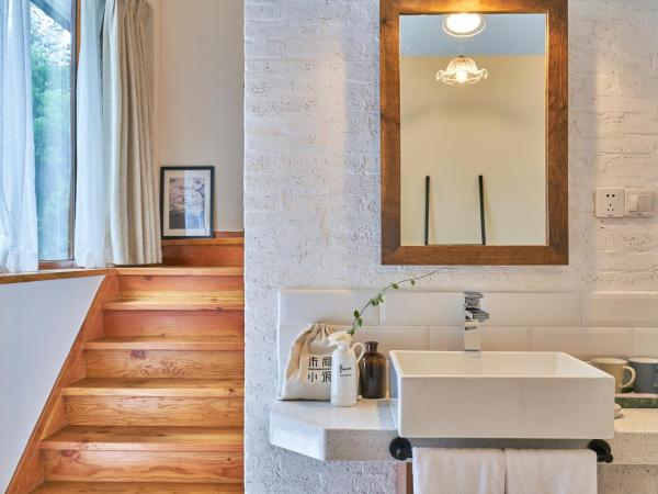 Wei Wen Inn : photo 9 de la chambre chambre lit king-size - vue sur montagne