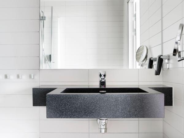 Comfort Hotel Winn : photo 2 de la chambre chambre double Économique sans fenêtres