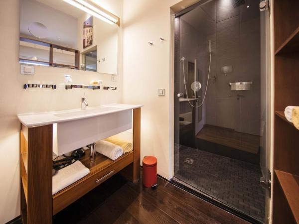 Hotel Rathaus - Wein & Design : photo 5 de la chambre chambre double Économique