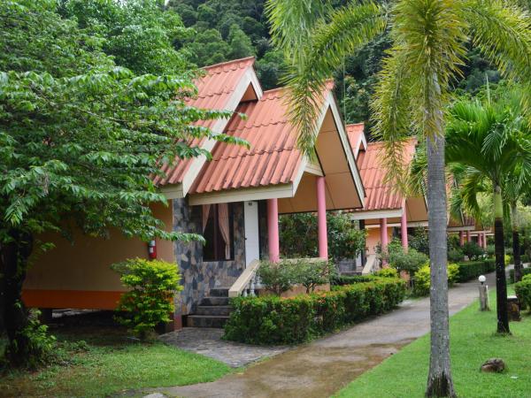 Rim Khao Resort : photo 4 de la chambre bungalow familial