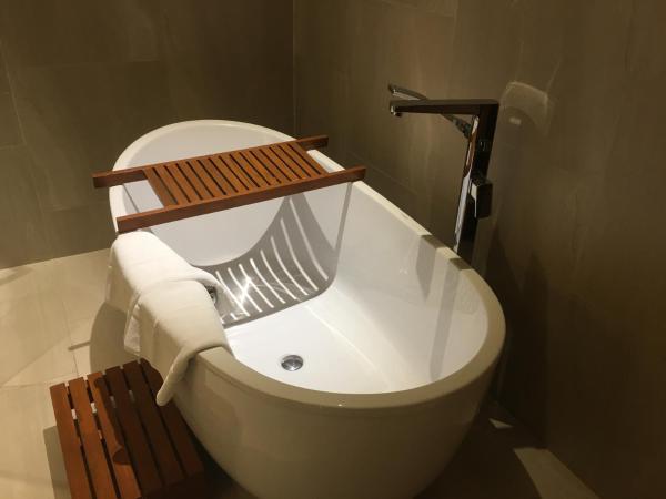 Maraya Hotel & Resort -SHA Plus : photo 3 de la chambre suite pagode