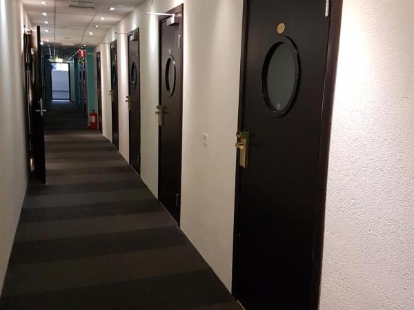 Vandrarhem Uppsala Centralstation : photo 9 de la chambre lit dans dortoir mixte de 4 lits