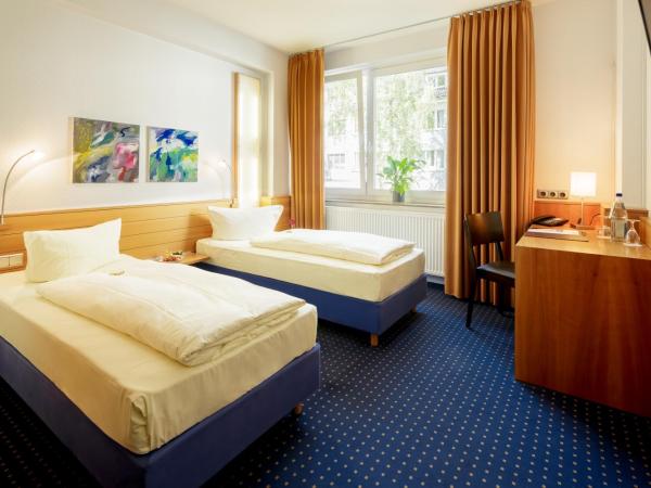 MesseHotel Köln-Deutz : photo 2 de la chambre chambre double ou lits jumeaux