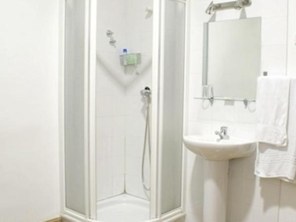 Hostal Las Torres : photo 3 de la chambre chambre double ou lits jumeaux