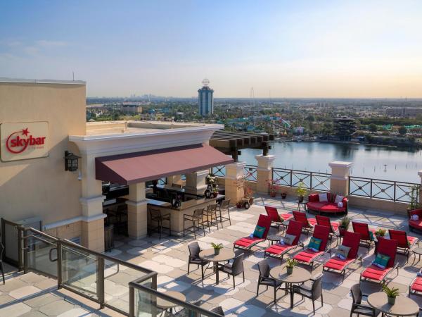 Plaza Suites On International Drive Near Universal Studios : photo 7 de la chambre suite 1 chambre lit king-size sans frais de service - accès à l’Étage club