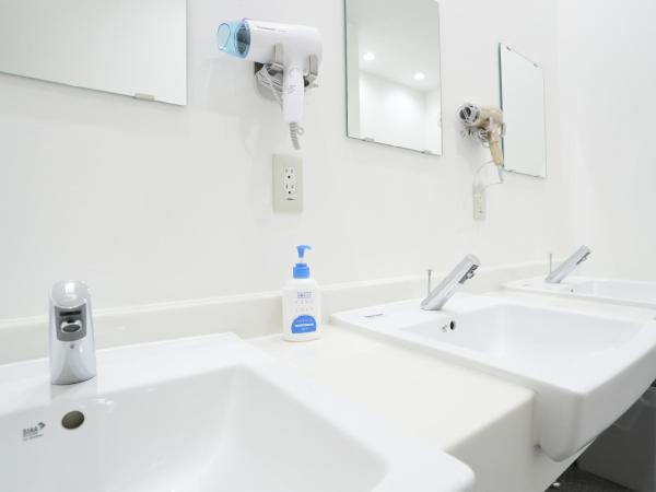 bnb+ Tsuruhashi : photo 3 de la chambre lit superposé dans dortoir mixte