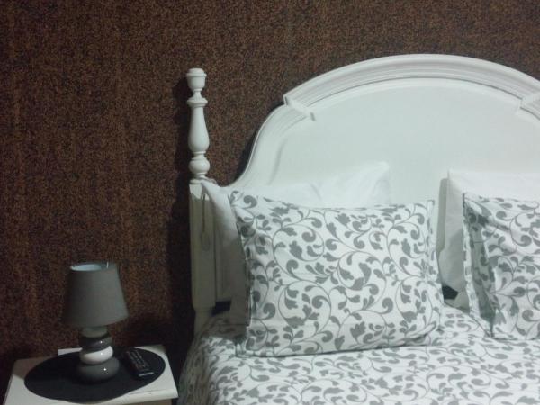 Jualis Guest House : photo 6 de la chambre chambre double Économique avec salle de bains privative