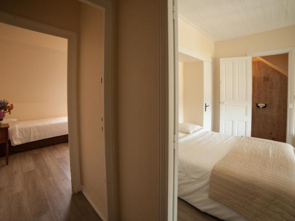 Hotel Saint Paul : photo 4 de la chambre chambre quadruple - côté bois