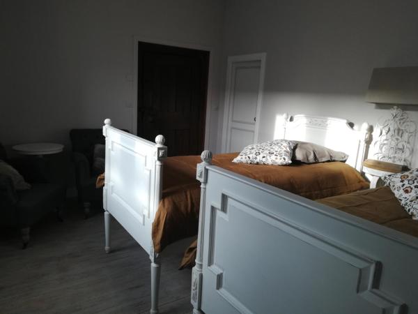 La Capitainerie : photo 2 de la chambre chambre lits jumeaux avec salle de bains privative