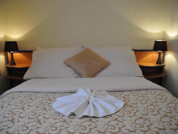 Hotel Galerija : photo 8 de la chambre chambre lits jumeaux