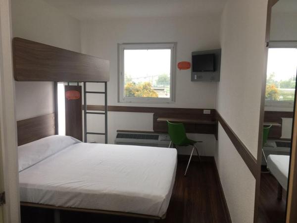 Hotel Hi! Queretaro : photo 3 de la chambre chambre standard lit queen-size