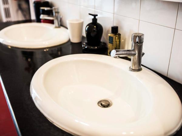 Miracoletti38 : photo 2 de la chambre chambre double avec salle de bains privative extérieure