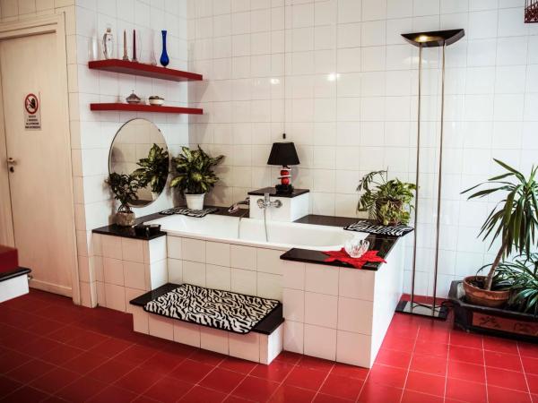 Miracoletti38 : photo 5 de la chambre chambre double avec salle de bains privative extérieure