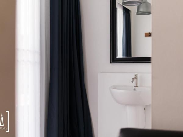 i-river chiangmai : photo 3 de la chambre chambre lit king-size standard - côté rue