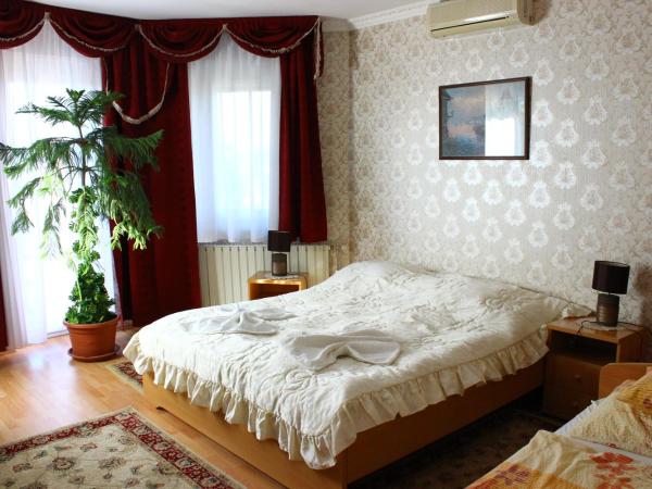 Kálmán Panzió : photo 2 de la chambre chambre double avec salle de bains privative