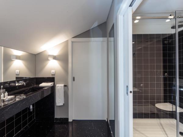 Dear Lisbon - Gallery House : photo 4 de la chambre suite avec terrasse