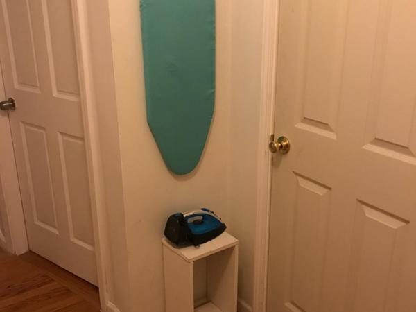 Hollywood Rentals LLC : photo 10 de la chambre chambre double avec salle de bains commune