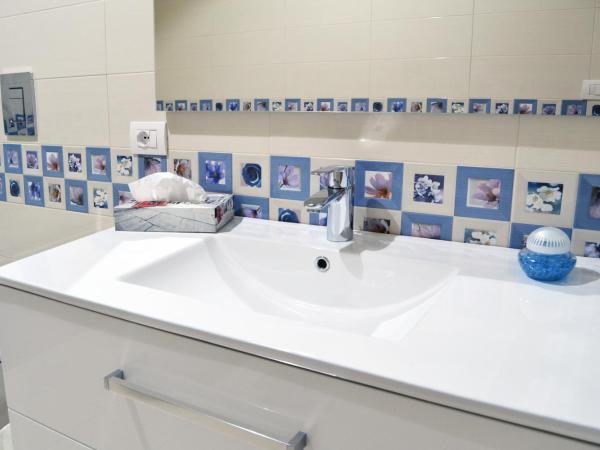 I Giardini Del Re : photo 8 de la chambre chambre double avec balcon - vue sur mer