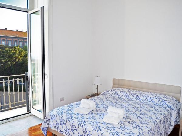 I Giardini Del Re : photo 2 de la chambre chambre double avec balcon - vue sur mer