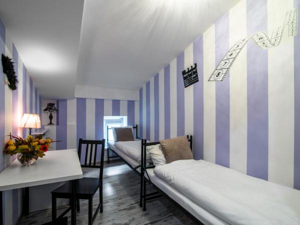 AB Hostel : photo 1 de la chambre chambre lits jumeaux