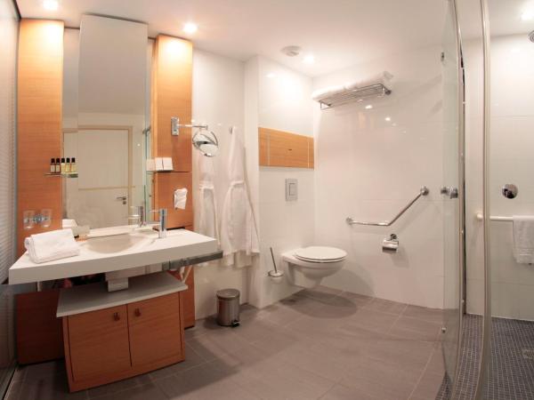 Le Churchill Hôtel & Spa : photo 5 de la chambre chambre double prestige avec terrasse et vue sur mer