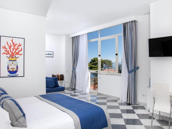 Hotel Miramare : photo 4 de la chambre chambre triple supérieure - vue sur mer