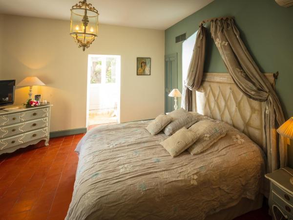 Château le Bouïs : photo 4 de la chambre suite - vue sur parc