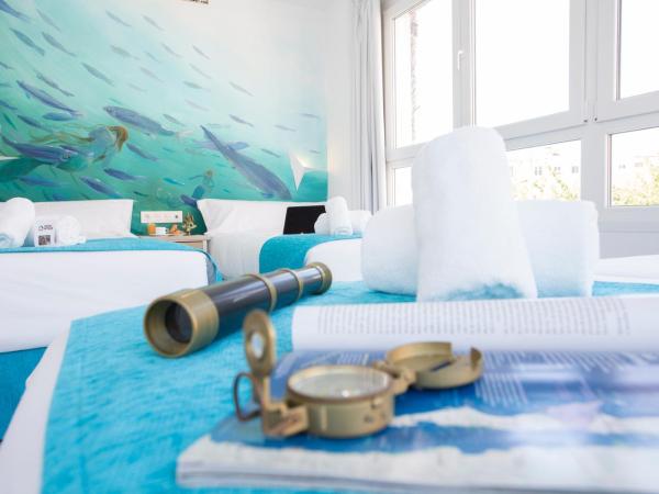 Casual del Mar Málaga : photo 4 de la chambre chambre triple