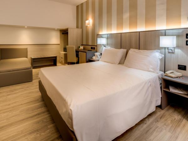 Hotel San Donato - Bologna centro : photo 2 de la chambre chambre triple