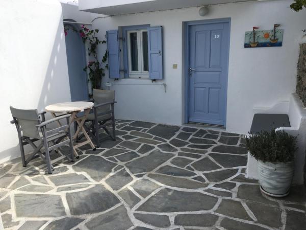 Villa Margarita : photo 4 de la chambre chambre double – vue sur cour