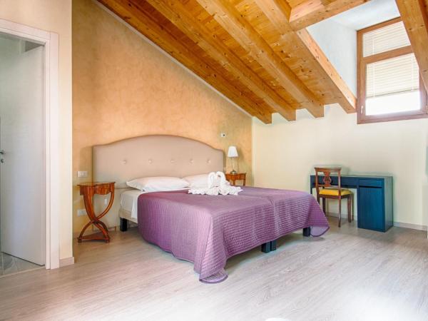 Lady Verona Residence : photo 4 de la chambre chambre double standard mansardée