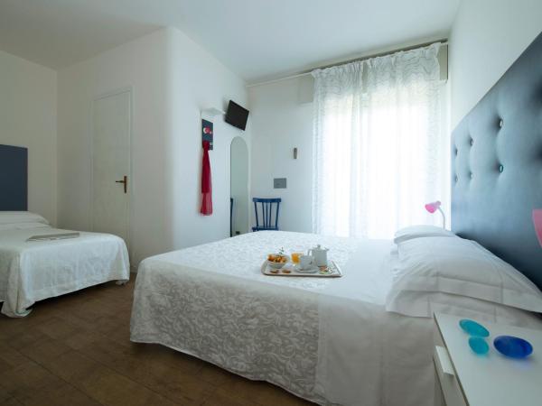 Nice Hotel Bibione : photo 1 de la chambre chambre triple